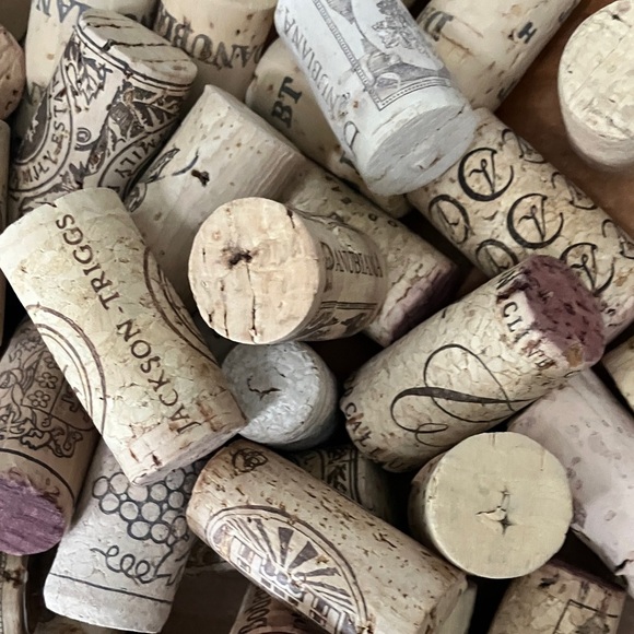 Assorted Wine Corks Collection - Picture 3 of 7